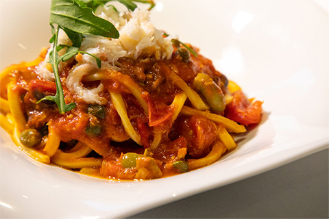 OSMICトマトとズワイガニのキタッラ