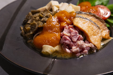 桜鱒とOSMICトマトのまぜそば